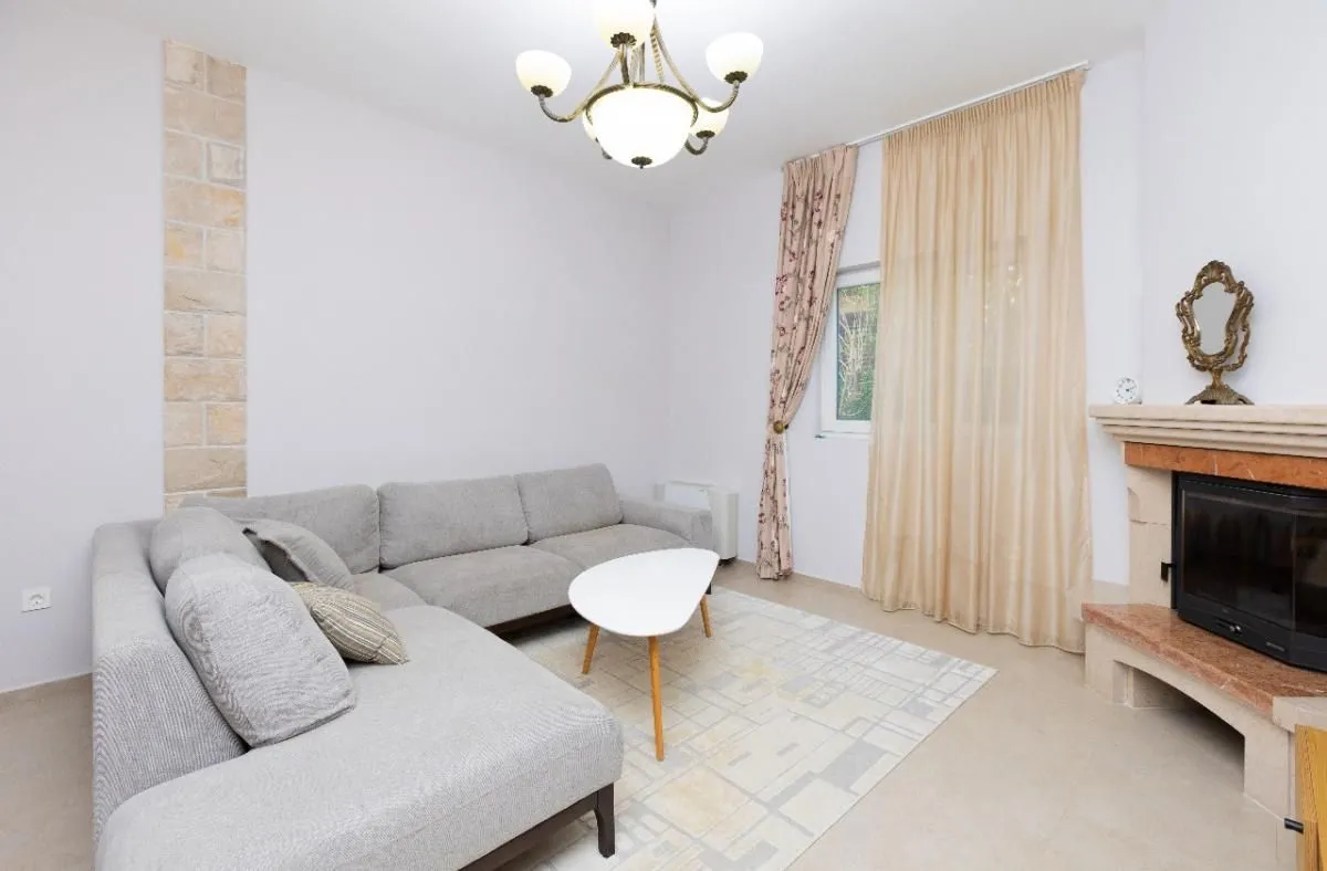 Prodaja, kuća, 234m², Tivat, Crna Gora