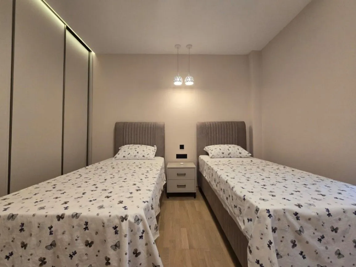 Izdavanje, dvosoban stan, 68m², Pobrežje, Podgorica