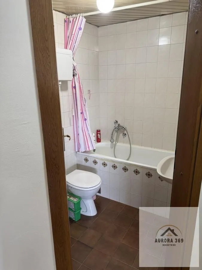 Prodaja, trosoban stan, 73m², Novo naselje, Novi Sad