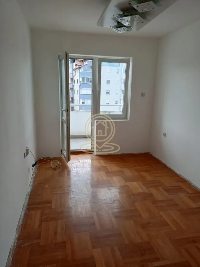 Prodaja, jednosoban stan, 42m², Pantelej, Niš