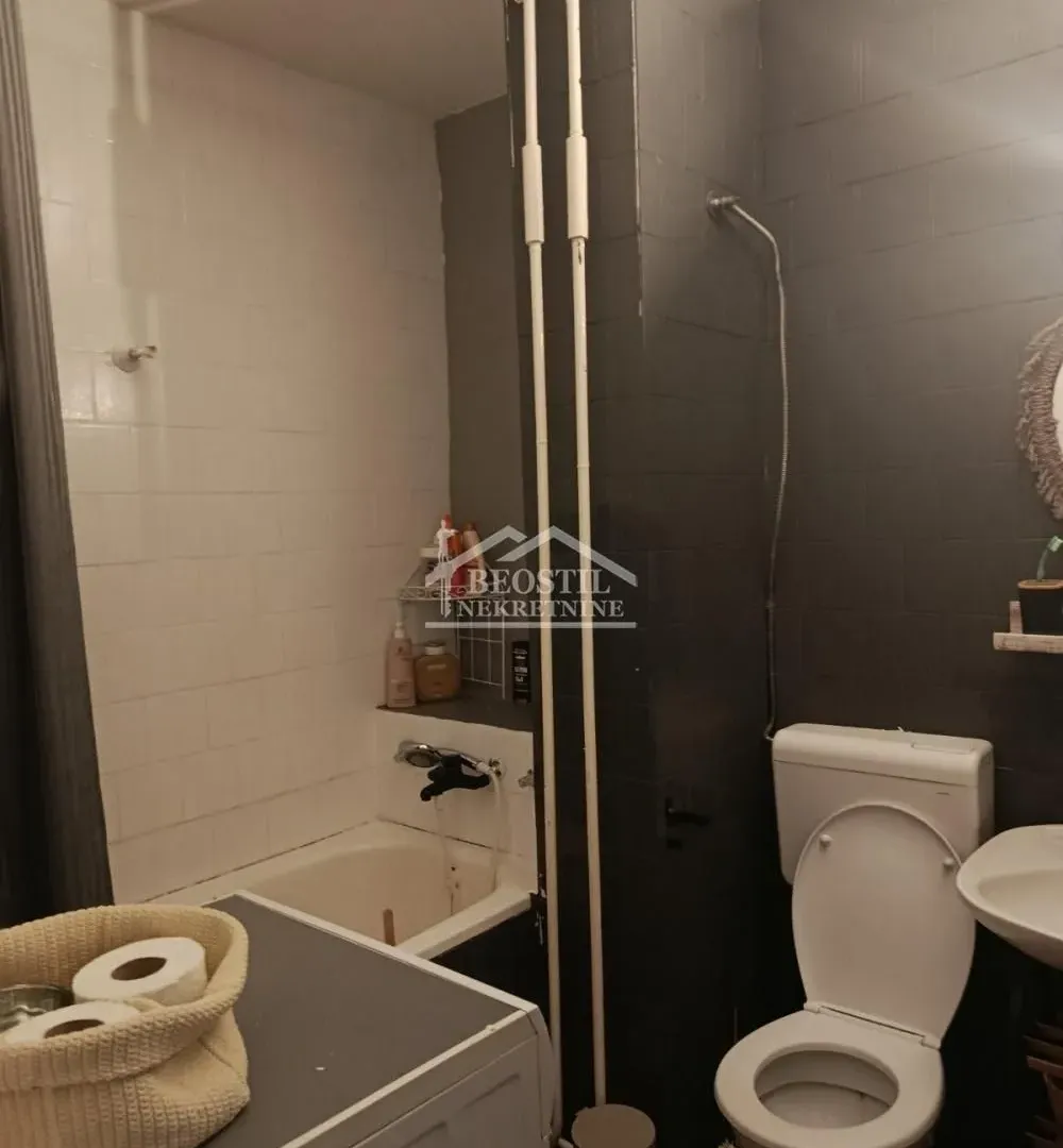 Sale, three bedroom apartment, 74m², Banjica, Voždovac Sve Podlokacije