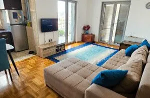 Izdavanje, trosoban stan, 100m², Golubovina, Budva