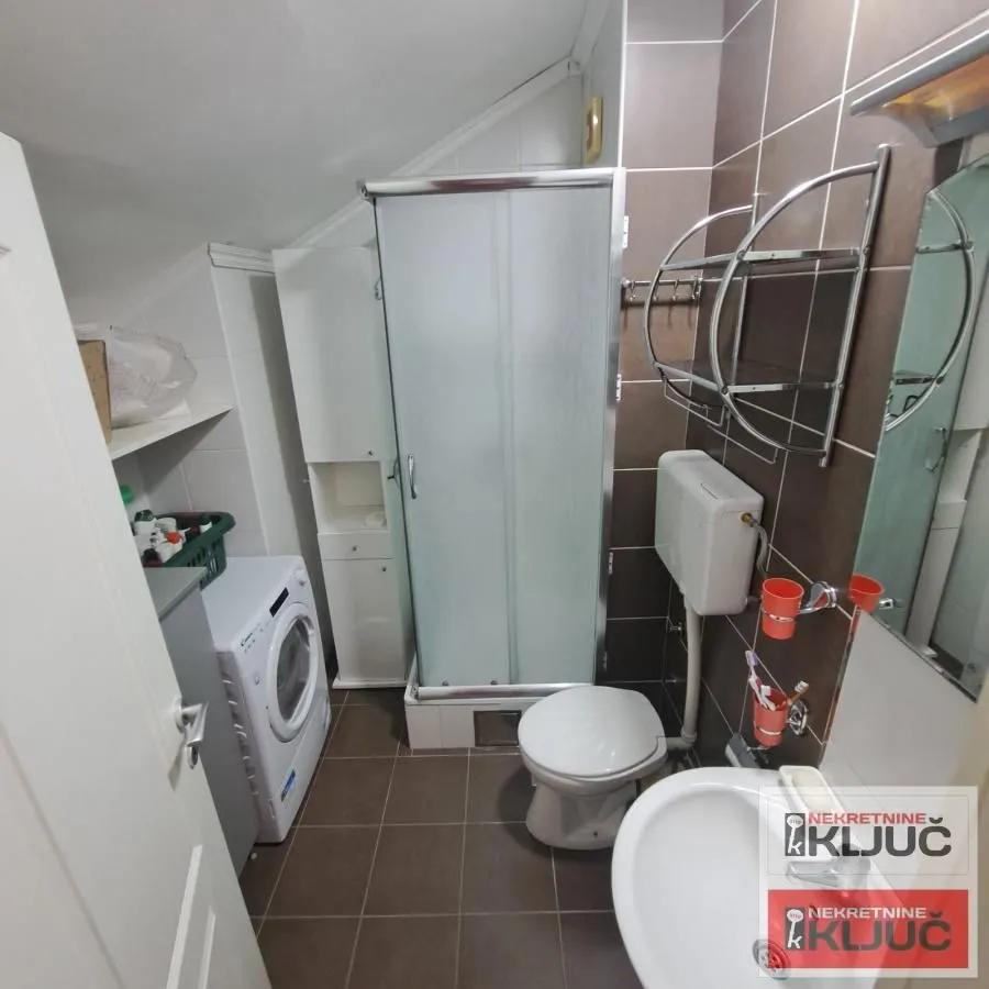 Prodaja, trosoban stan, 90m², Nova Detelinara, Novi Sad Sve Podlokacije