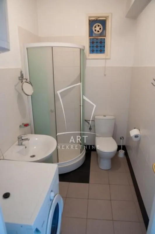 Prodaja, trosoban stan, 104m², Vračar Hram, Vračar Sve Podlokacije