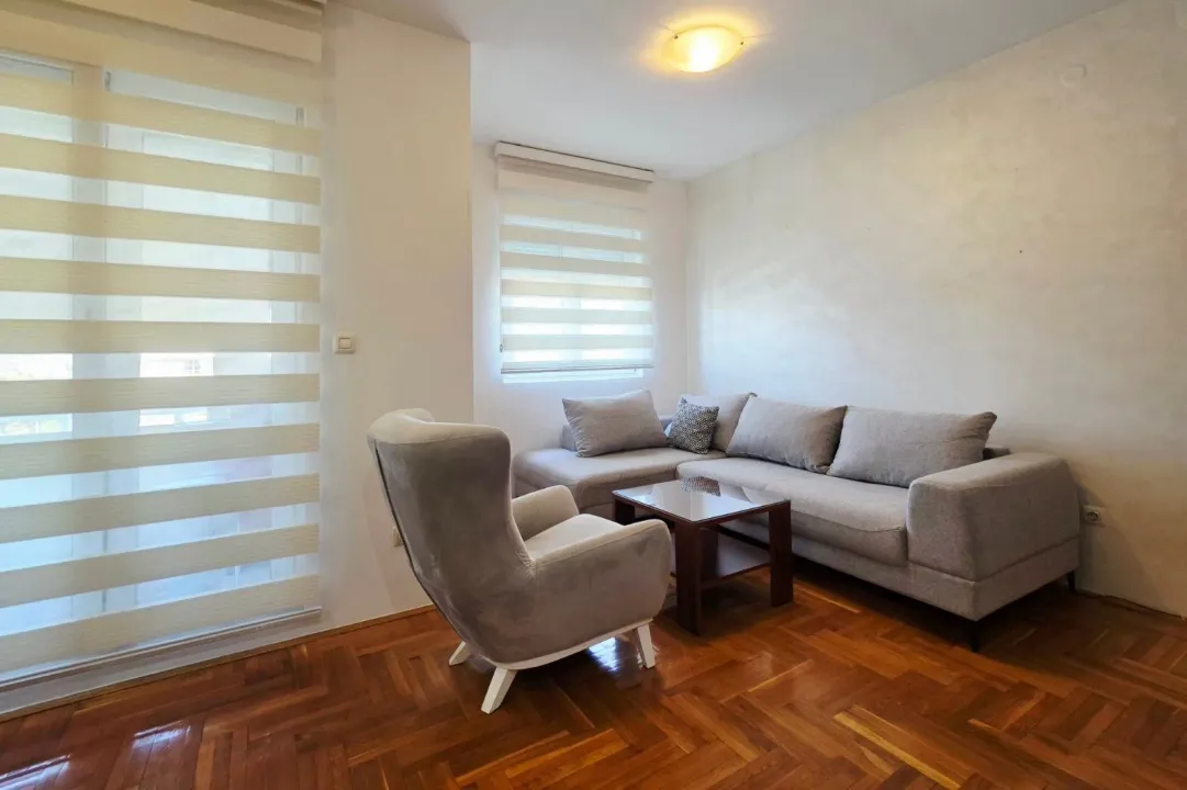 Izdavanje, jednosoban stan, 55m², Stari Aerodrom, Podgorica