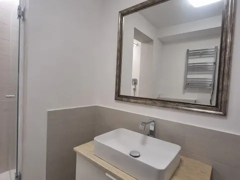 Prodaja, jednosoban stan, 49m², Tivat, Crna Gora - image 9