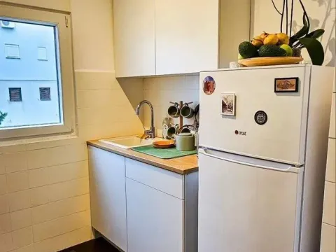 Rent, studio apartment, 40m², Dobrota, Kotor - image 8