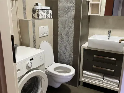 Izdavanje, dvosoban stan, 65m², City Kvart, Podgorica - image 15