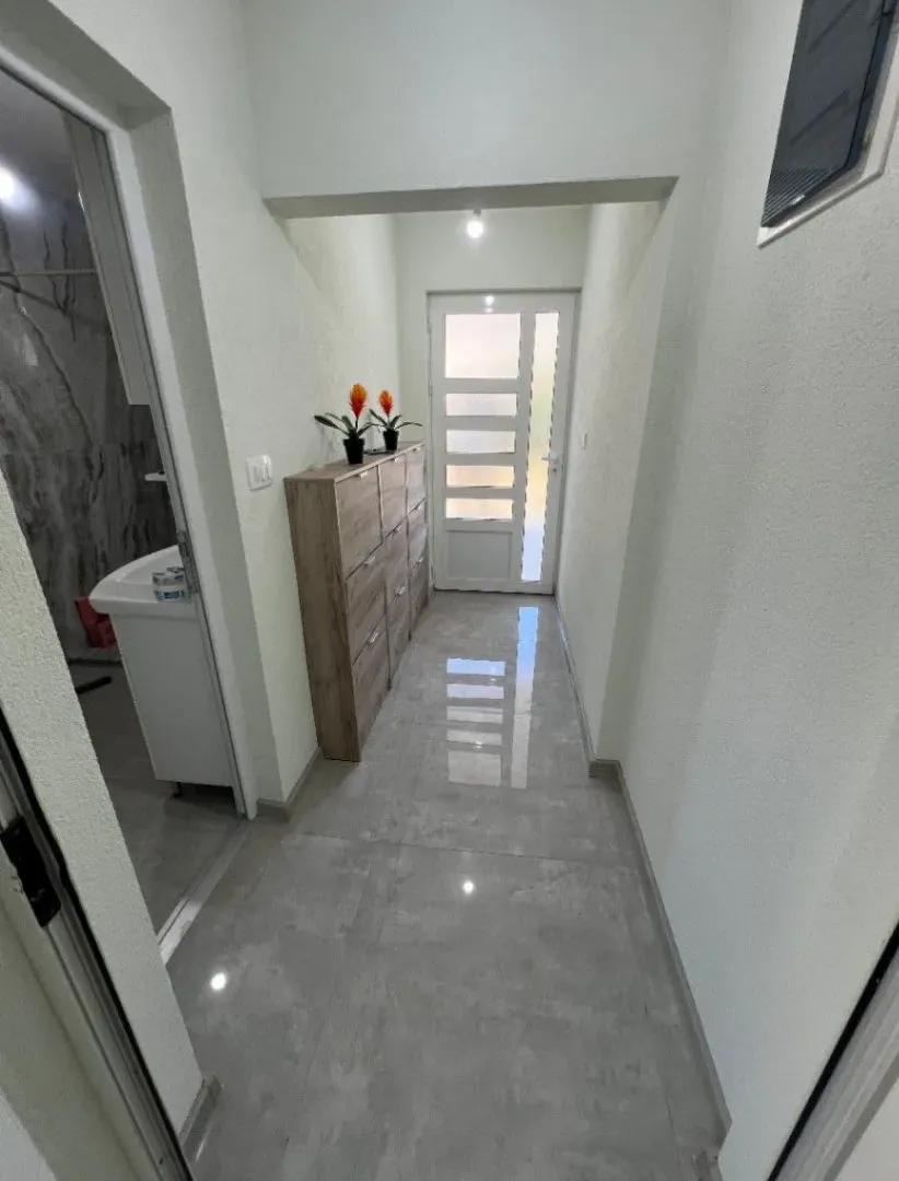 Prodaja, dvosoban stan, 66m², Makedonsko naselje, Bar