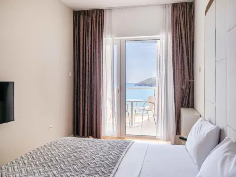 Daily-rent, one bedroom apartment, 77m², Budva, Crna Gora - image 7