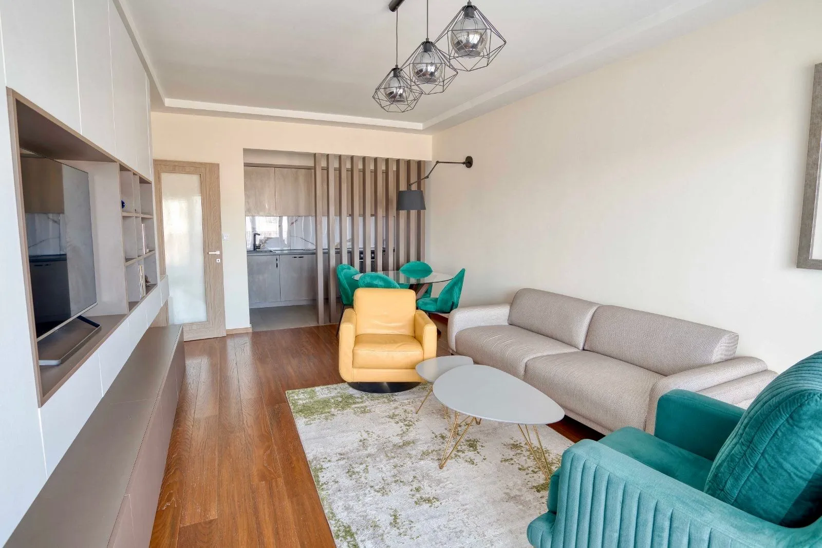 Izdavanje, dvosoban stan, 72m², City Kvart, Podgorica