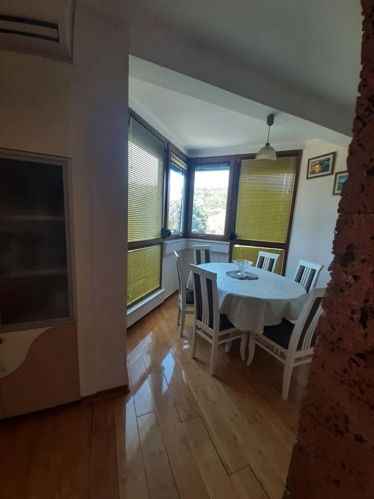 Izdavanje, dvosoban stan, 75m², Preko Morače, Podgorica