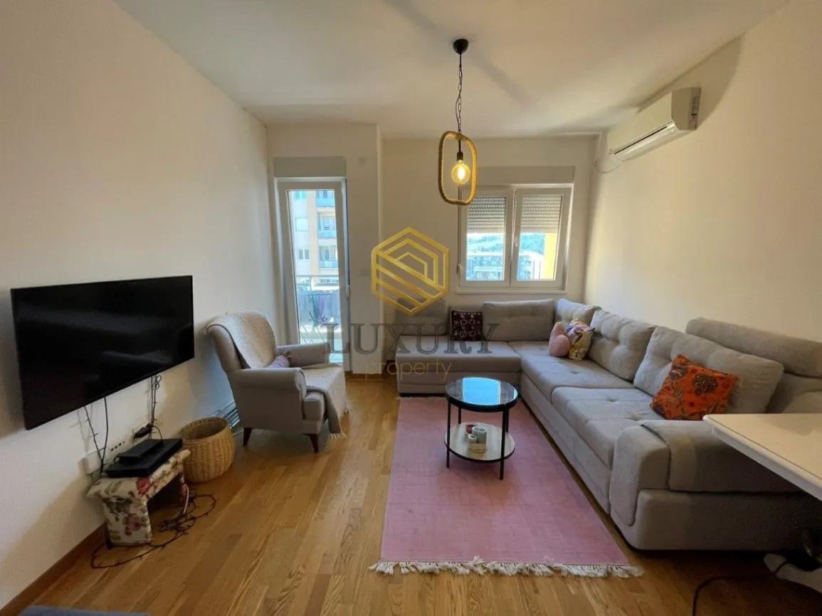 Izdavanje, jednosoban stan, 46m², City Kej, Podgorica