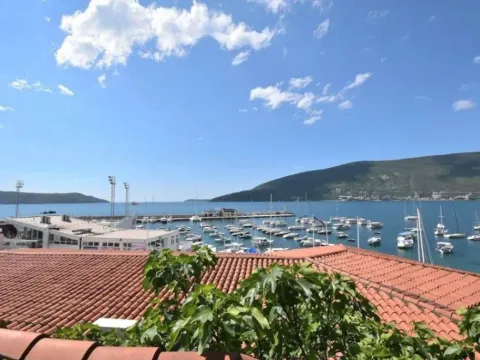 Izdavanje, jednosoban stan, 92m², Centar, Herceg Novi - image 3