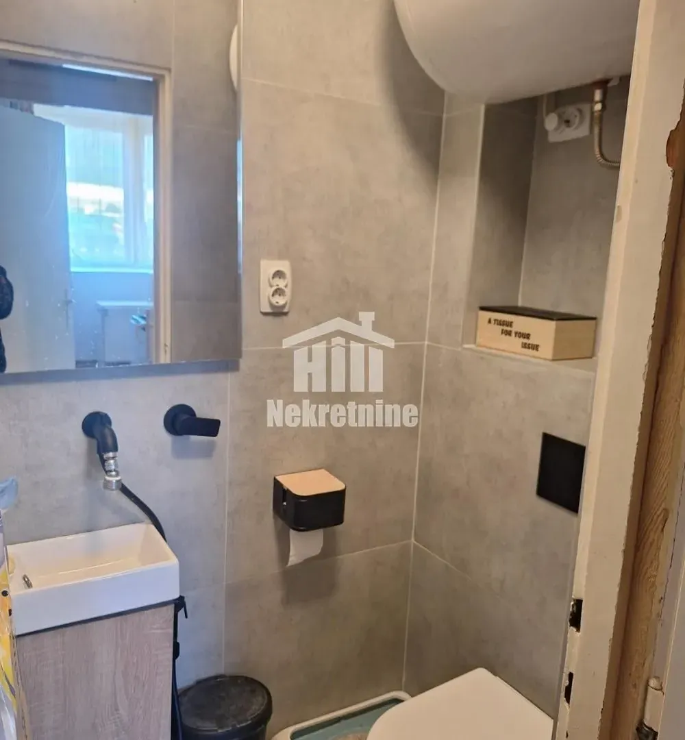 Prodaja, trosoban stan, 71m², Brace Jerković, Voždovac Sve Podlokacije