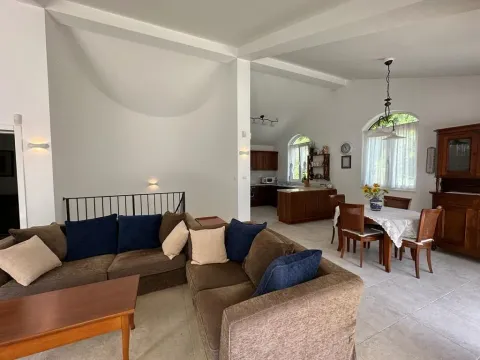 Prodaja, kuća, 330m², Muo, Kotor - image 10