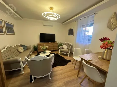 Izdavanje, trosoban stan, 57m², Savski Venac, Beograd - image 17