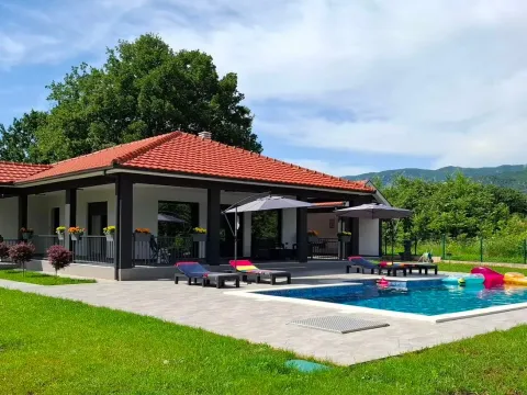 Rent, house, 160m², Pričelje, Podgorica - image 17