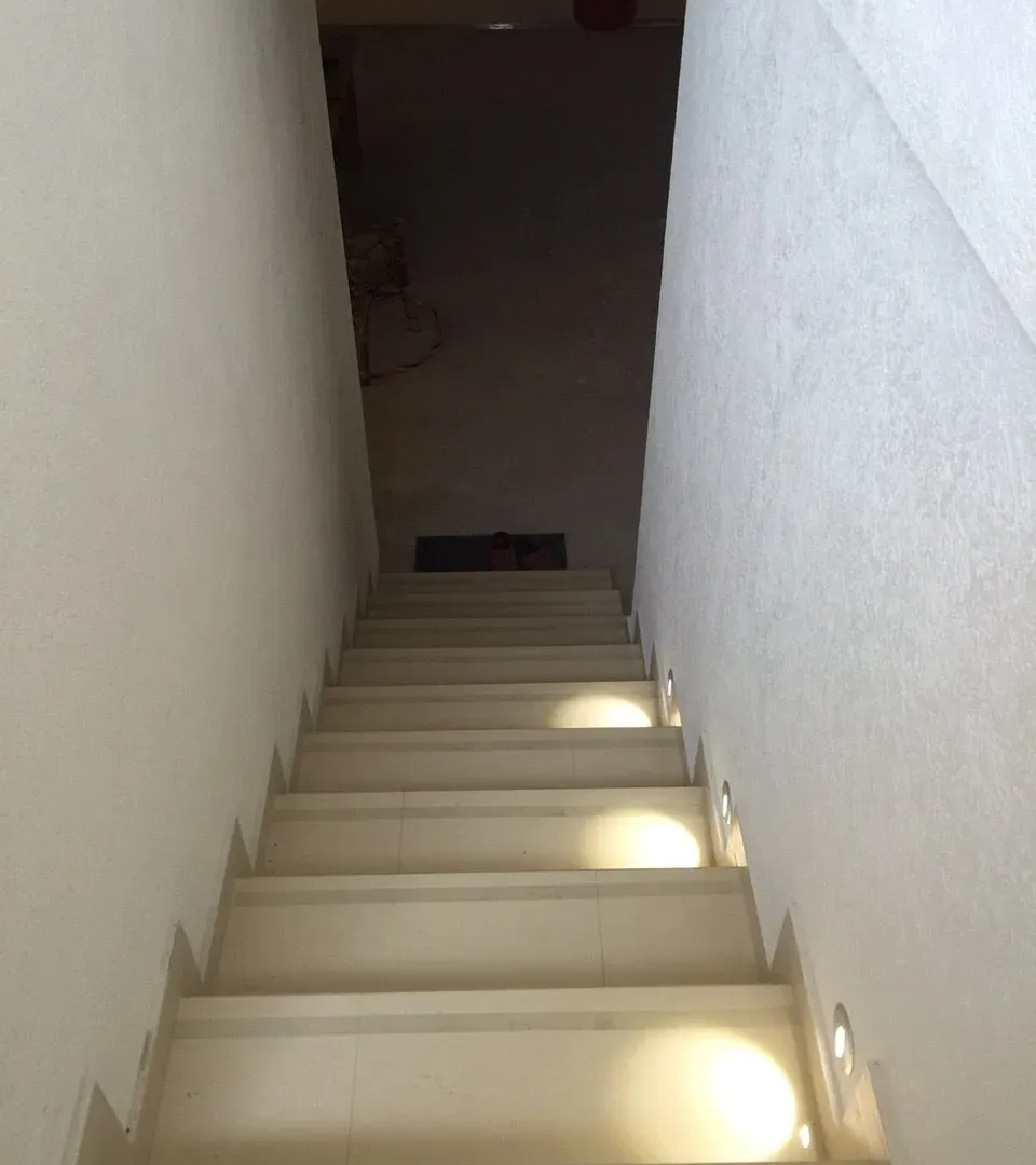 Izdavanje, kuća, 320m², Gornja Gorica, Podgorica