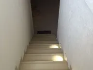 Izdavanje, kuća, 320m², Gornja Gorica, Podgorica - image 3