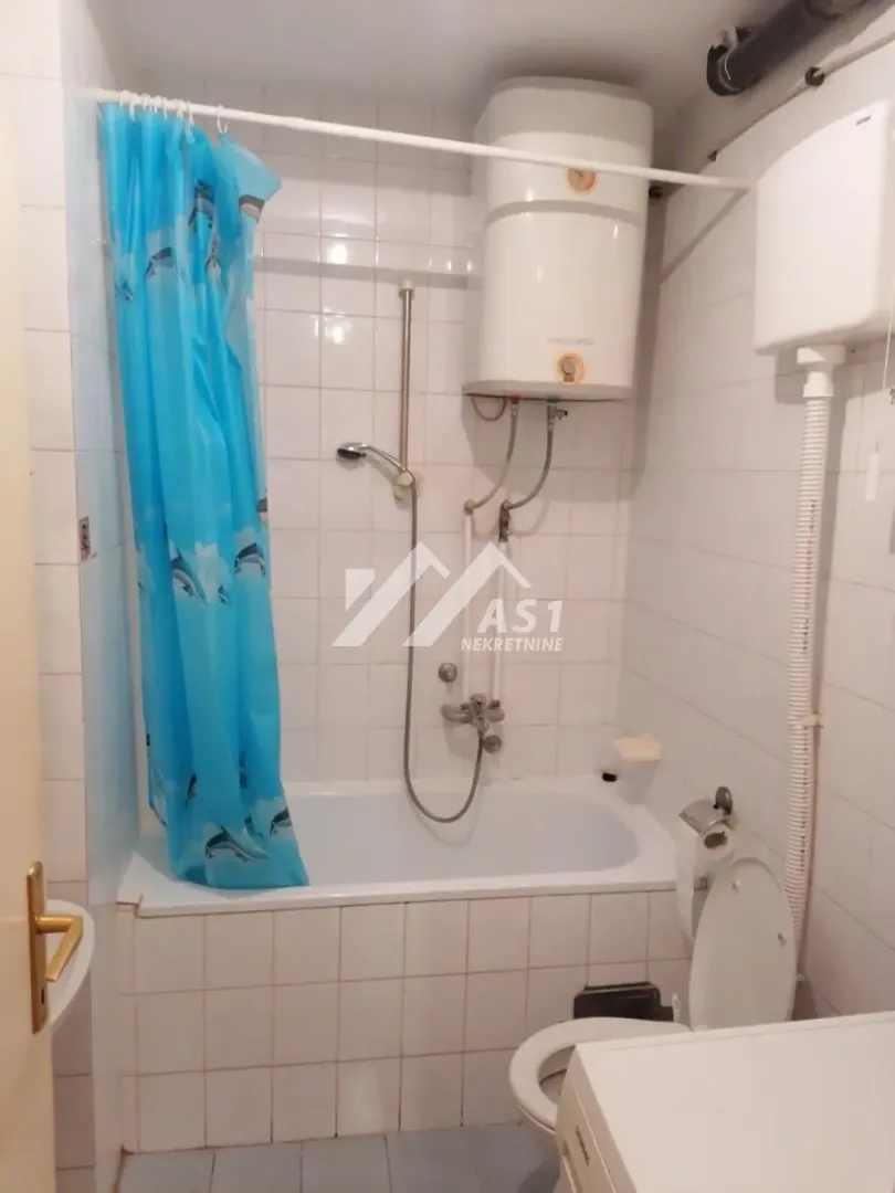 Izdavanje, jednosoban stan, 34m², Grbavica, Novi Sad Sve Podlokacije
