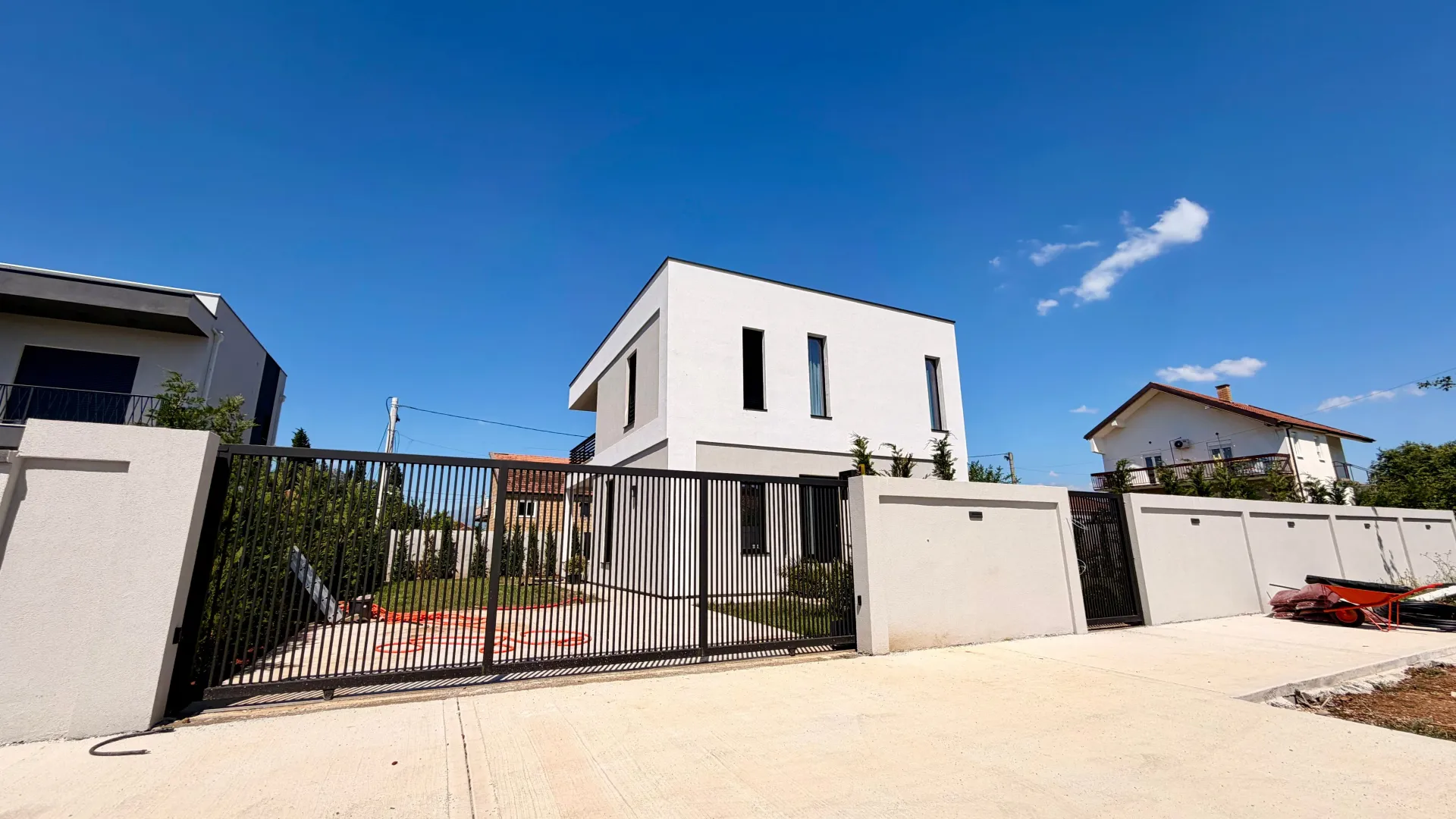 Prodaja, kuća, 225m², Gornja Gorica, Podgorica