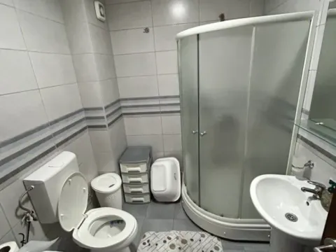 Izdavanje, dvosoban stan, 70m², Tuški Put, Podgorica - image 10