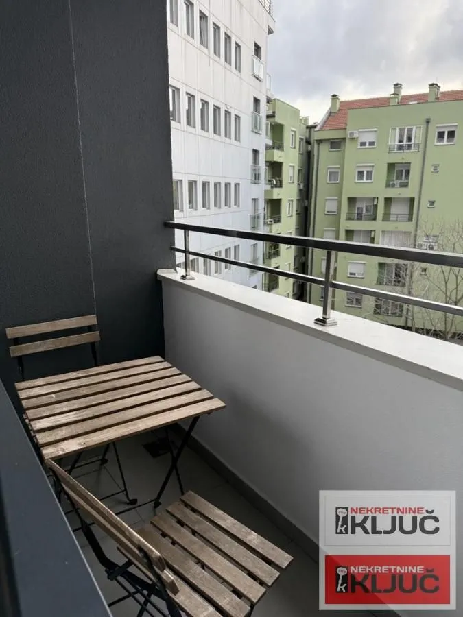 Izdavanje, jednosoban stan, 47m², Bulevar Oslobodjenja, Novi Sad Sve Podlokacije