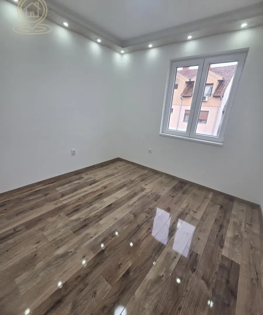 Prodaja, četvorosoban stan, 112m², Medijana, Niš