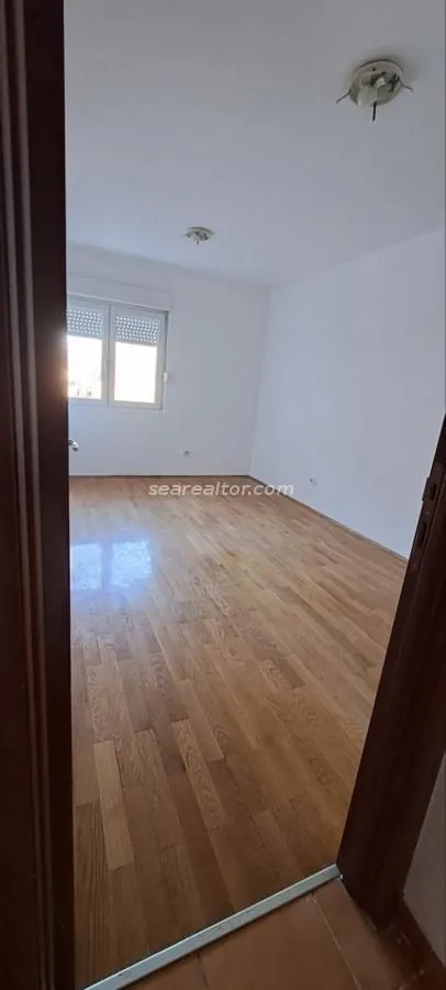 Prodaja, jednosoban stan, 45m², Stari Aerodrom, Podgorica
