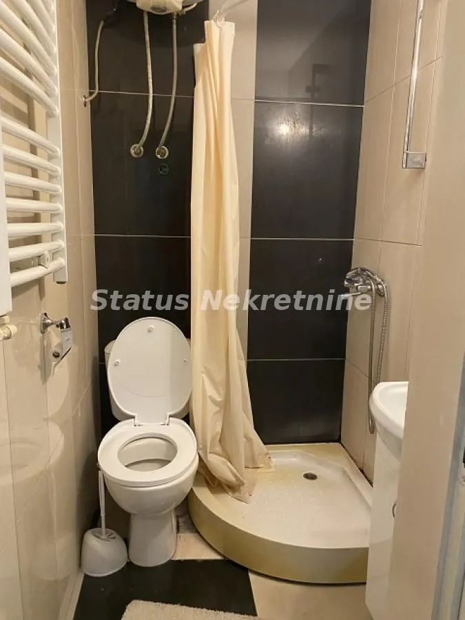 Izdavanje, garsonjera, 25m², Centar, Novi Sad