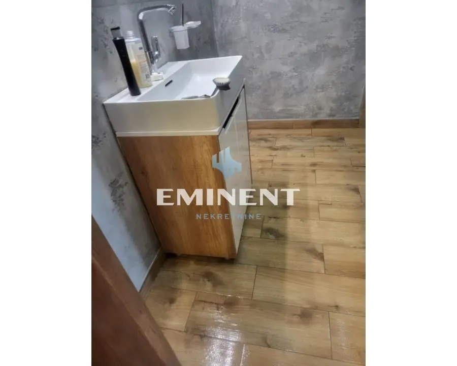 Rent, four bedroom apartment, 100m², Cvetni Trg, Vračar Sve Podlokacije