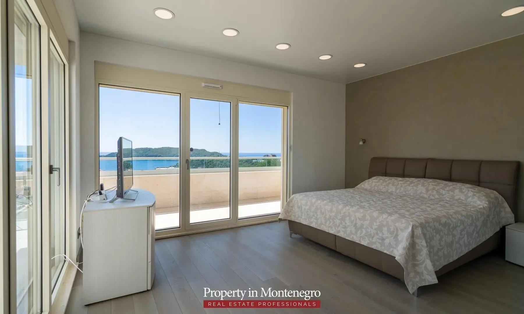 Sale, house, 400m², Bečići, Budva