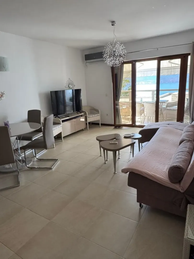 Izdavanje, jednosoban stan, 65m², Donja Lastva, Tivat