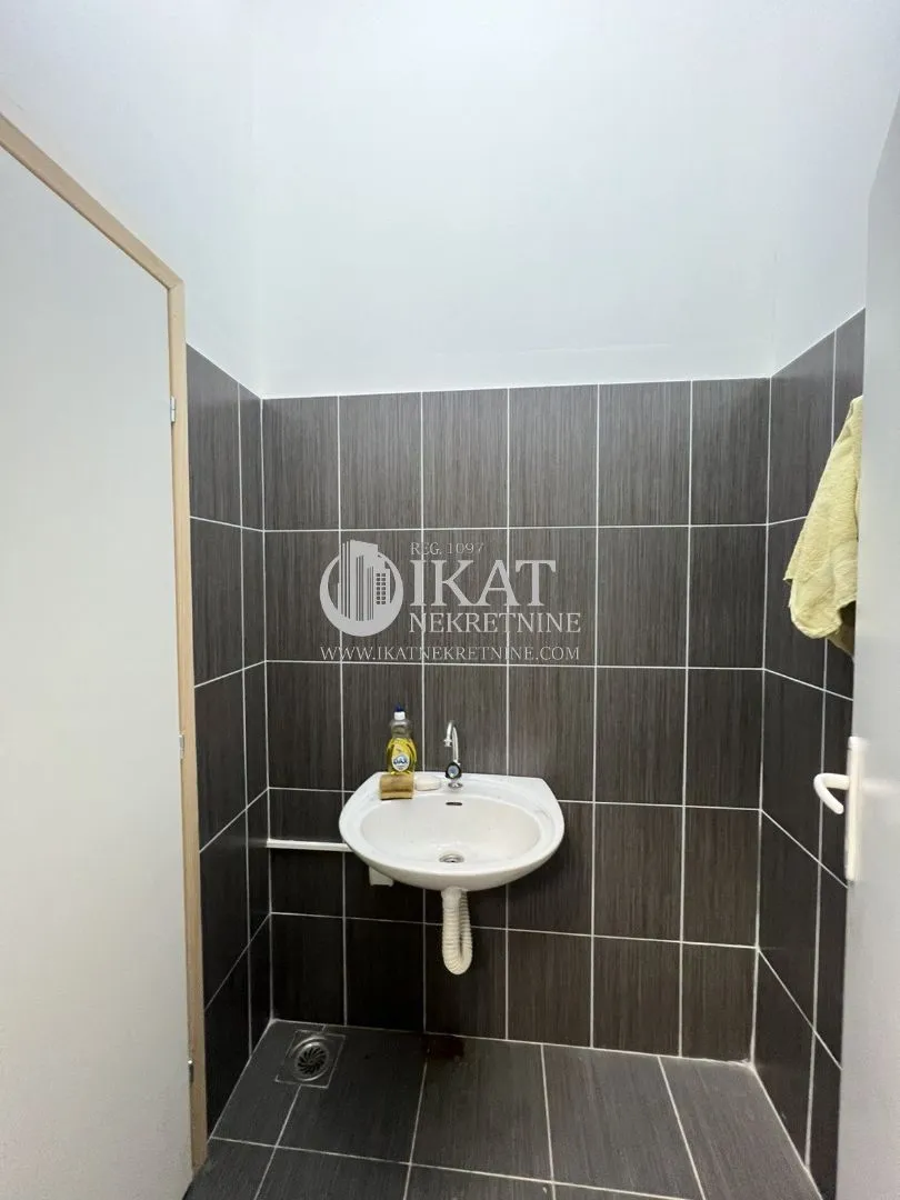 Sale, office space, 14m², Voždovac Sve Podlokacije, Beograd