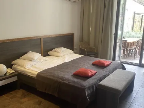 Izdavanje, jednosoban stan, 70m², Savski Venac, Beograd