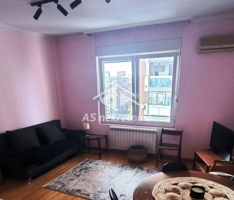 Rent, one bedroom apartment, 33m², Kalenić Pijaca, Vračar Sve Podlokacije