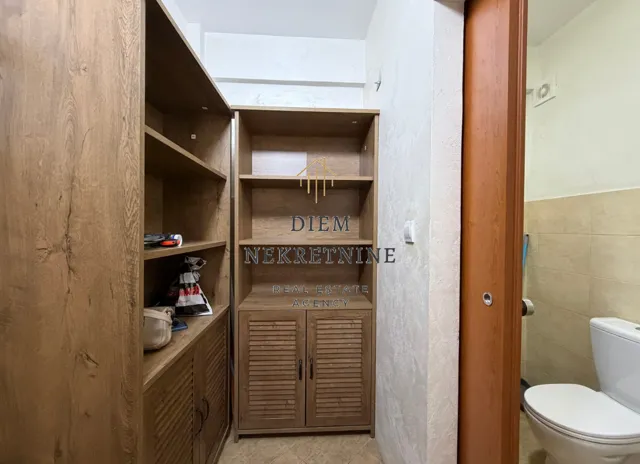 Izdavanje, dvosoban stan, 85m², Preko Morače, Podgorica