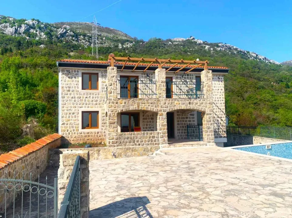 Prodaja, kuća, 466m², Petrovac, Budva