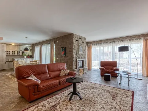 Prodaja, kuća, 493m², Bečići, Budva - image 11
