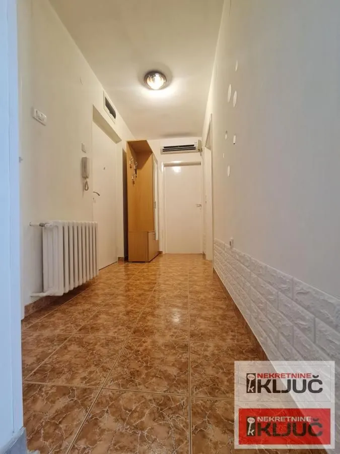 Prodaja, dvosoban stan, 56m², Železnička Stanica, Novi Sad Sve Podlokacije