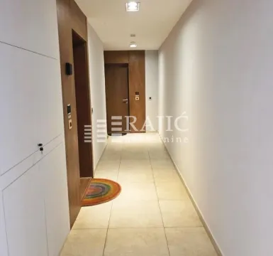 Izdavanje, četvorosoban stan, 80m², Tašmajdan, Palilula Sve Podlokacije - image 10