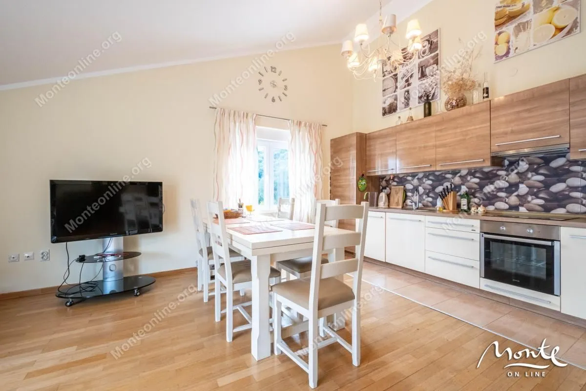 Prodaja, dvosoban stan, 83m², Prčanj, Kotor