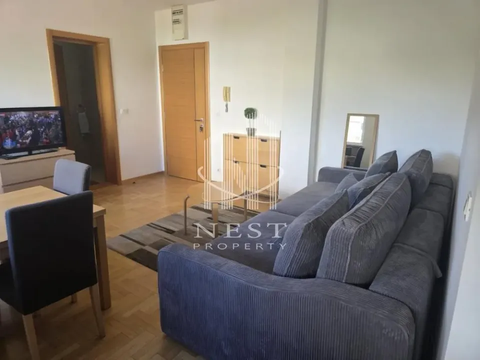 Izdavanje, jednosoban stan, 33m², Stari Grad, Beograd