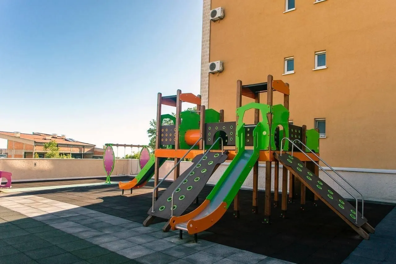 Prodaja, trosoban stan, 136m², Bečići, Budva