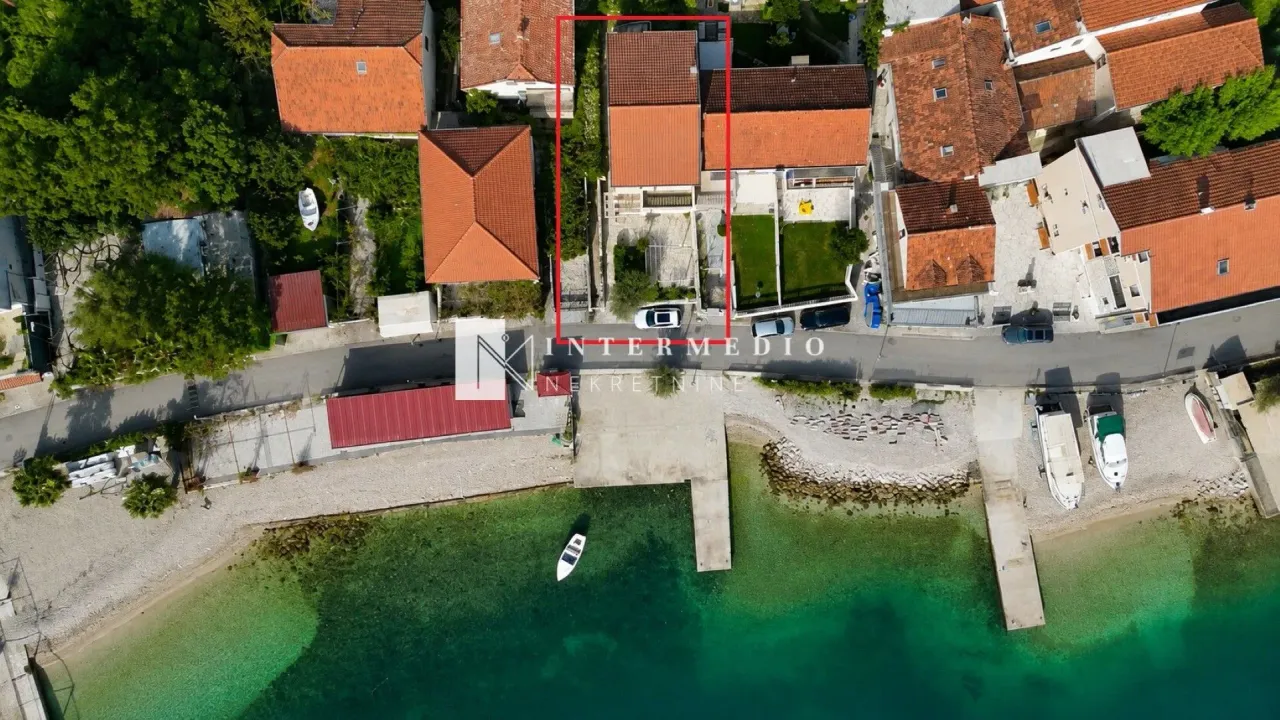Sale, house, 169m², Đenovići, Herceg Novi