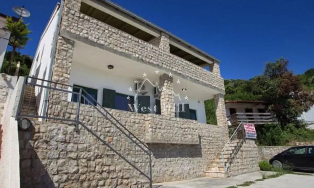Prodaja, kuća, 325m², Utjeha, Bar