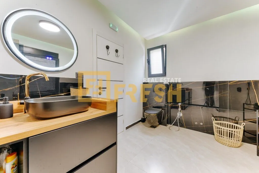 Sale, house, 280m², Bar, Crna Gora