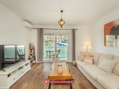 Sale, three bedroom apartment, 103m², Muo, Kotor - image 2