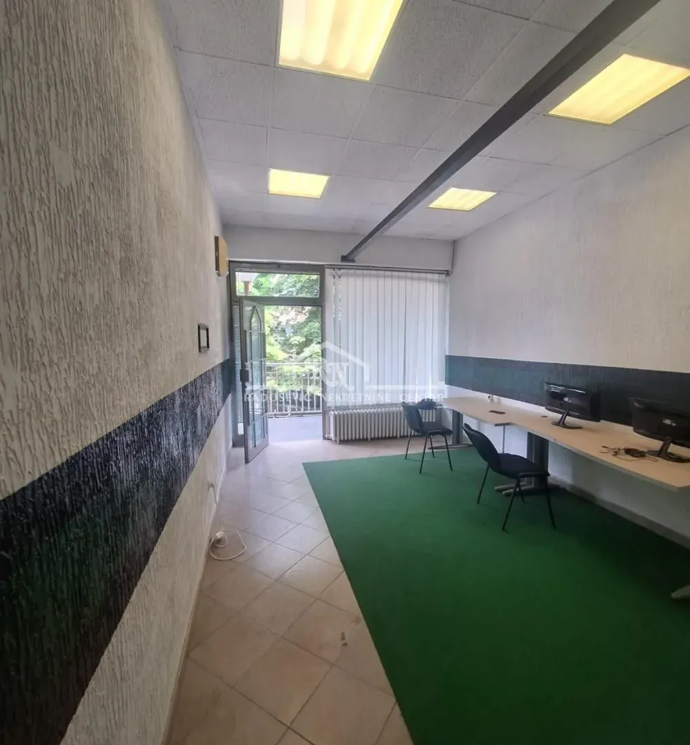 Izdavanje, poslovni prostor, 34m², Banovo Brdo, Beograd
